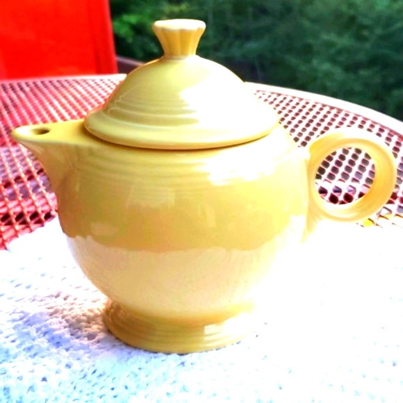 💛Pale Yellow Fiestaware Art Deco Style Large Tea pot💛 - Picture 7 of 9